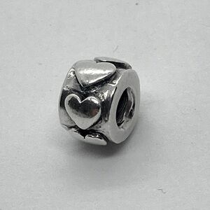 Amore & Baci 925 Italy Sterling Silver Round Circle Raised Hearts Charm Bead